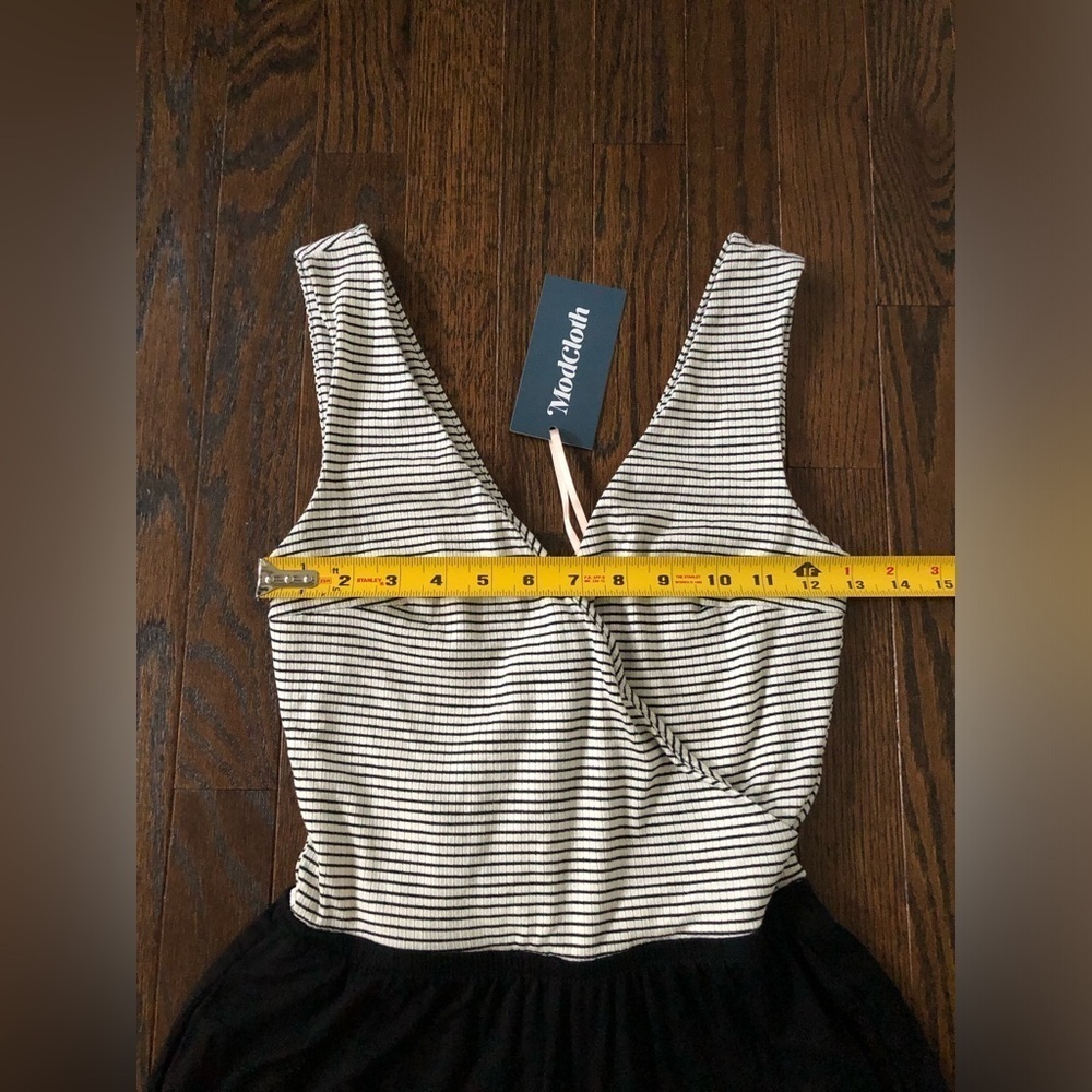 ModCloth Women’s XXS Black/White Deep V-Neck Sleeveless Romper w/Pockets - NWT! - Picture 8 of 13